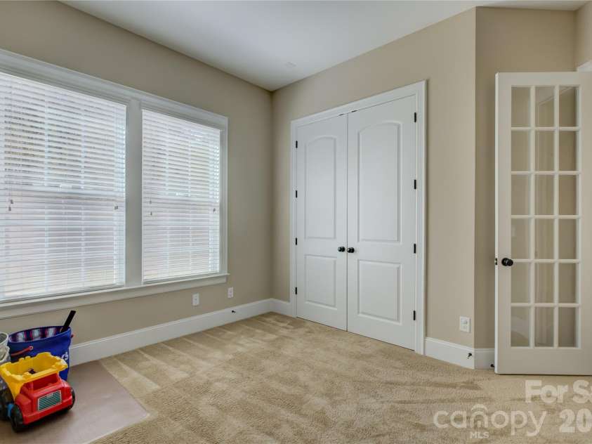 16518 Governors Club Court, Charlotte, NC 28278.  MLS# CAR4356630, YatesRealty ID 15194. 