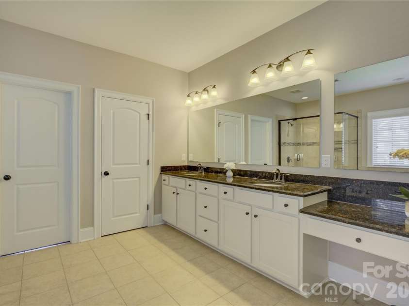 16518 Governors Club Court, Charlotte, NC 28278.  MLS# CAR4356630, YatesRealty ID 15194. 