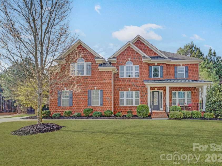 16518 Governors Club Court, Charlotte, NC 28278.  MLS# CAR4356630, YatesRealty ID 15194. Welcome to 16518 Governors club ct