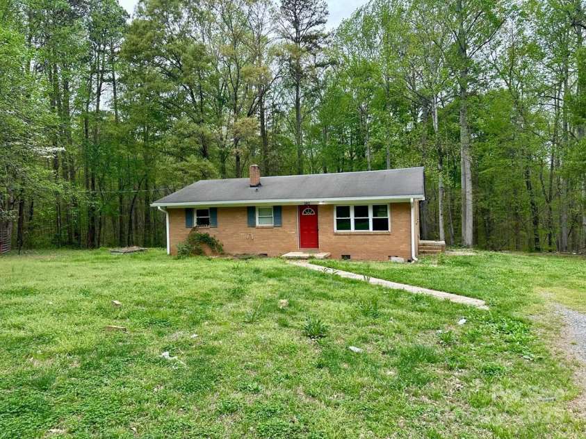 181 Canipe Road, Dallas, NC 28034.  MLS# CAR4245332, YatesRealty ID 15194. 