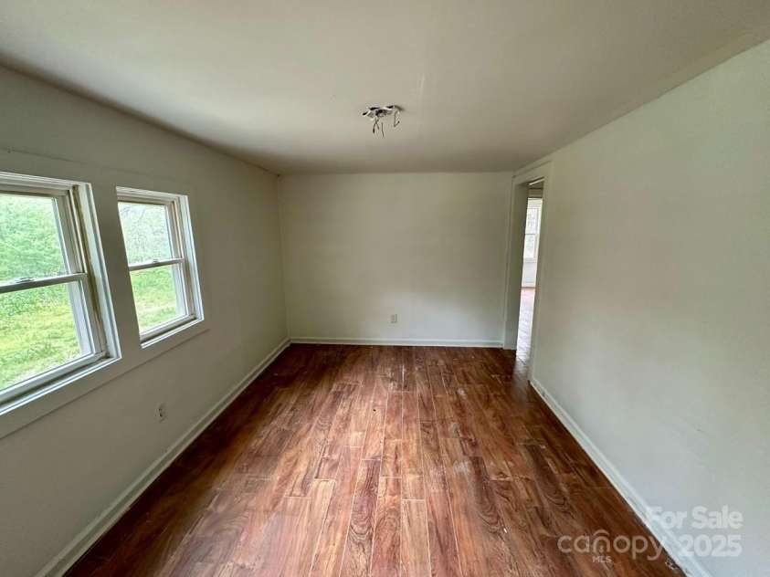 181 Canipe Road, Dallas, NC 28034.  MLS# CAR4245332, YatesRealty ID 15194. 