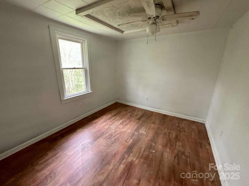 181 Canipe Road, Dallas, NC 28034.  MLS# CAR4245332, YatesRealty ID 15194. 