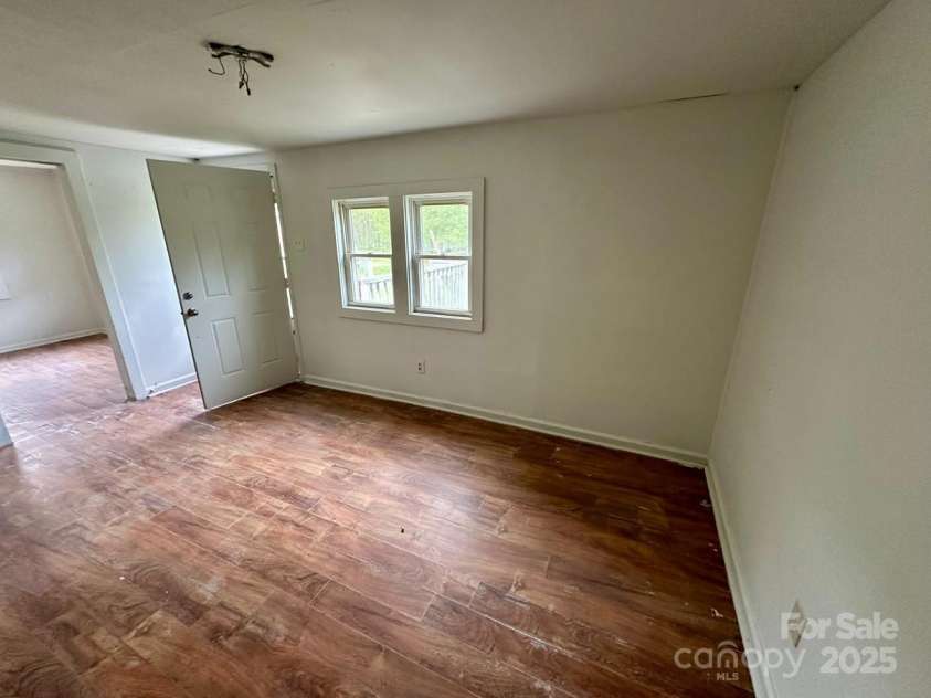 181 Canipe Road, Dallas, NC 28034.  MLS# CAR4245332, YatesRealty ID 15194. 