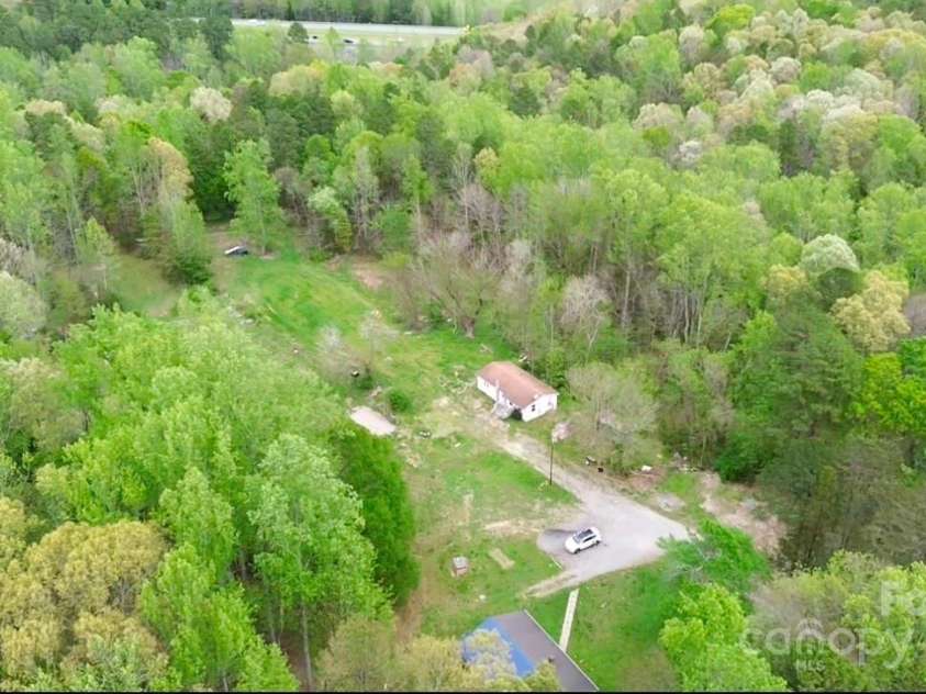 181 Canipe Road, Dallas, NC 28034.  MLS# CAR4245332, YatesRealty ID 15194. 