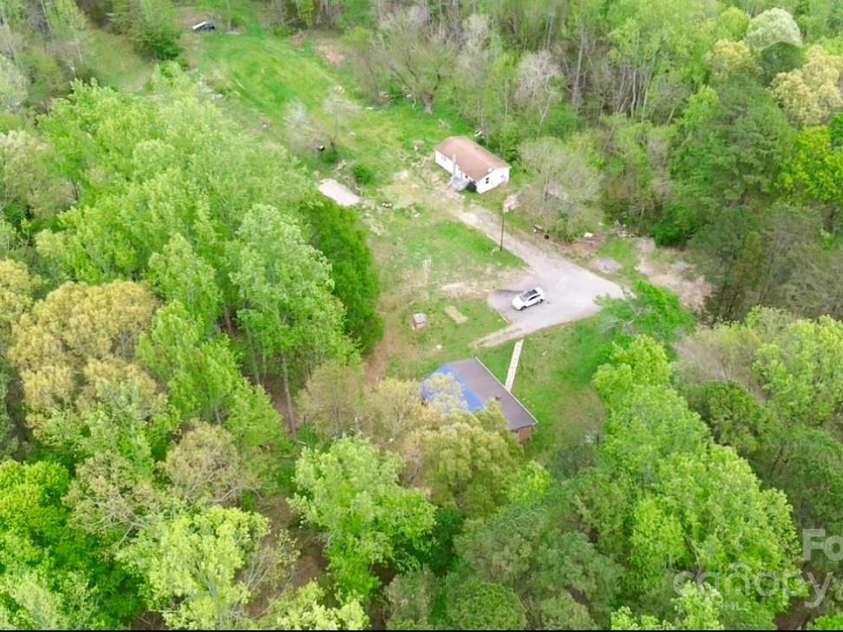 181 Canipe Road, Dallas, NC 28034.  MLS# CAR4245332, YatesRealty ID 15194. 