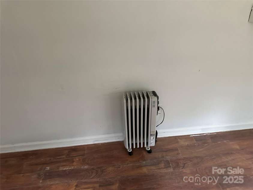 181 Canipe Road, Dallas, NC 28034.  MLS# CAR4245332, YatesRealty ID 15194. 