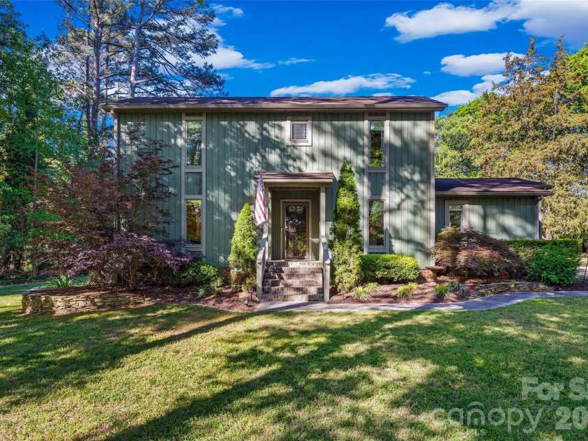 2237 Wintercrest Drive, Rock Hill, SC 29732.  MLS# CAR4373141, YatesRealty ID 15195. 