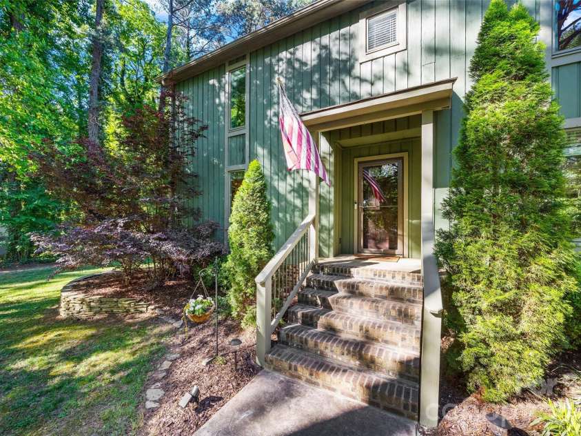 2237 Wintercrest Drive, Rock Hill, SC 29732.  MLS# CAR4373141, YatesRealty ID 15195. 