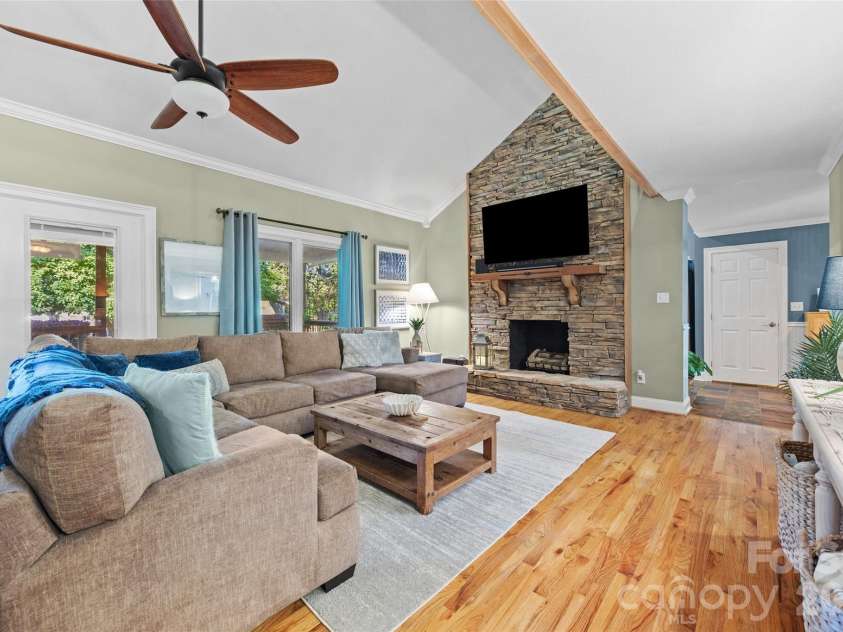 2237 Wintercrest Drive, Rock Hill, SC 29732.  MLS# CAR4373141, YatesRealty ID 15195. 