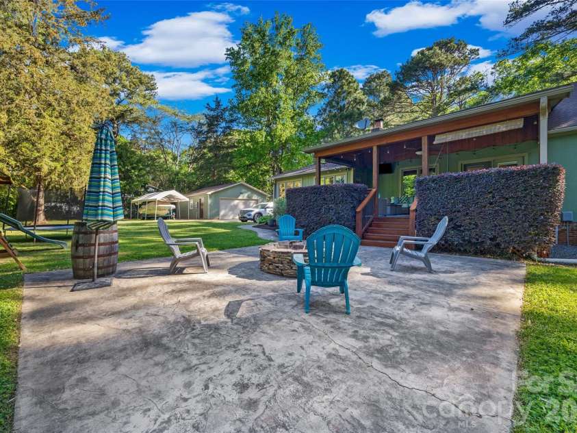 2237 Wintercrest Drive, Rock Hill, SC 29732.  MLS# CAR4373141, YatesRealty ID 15195. 
