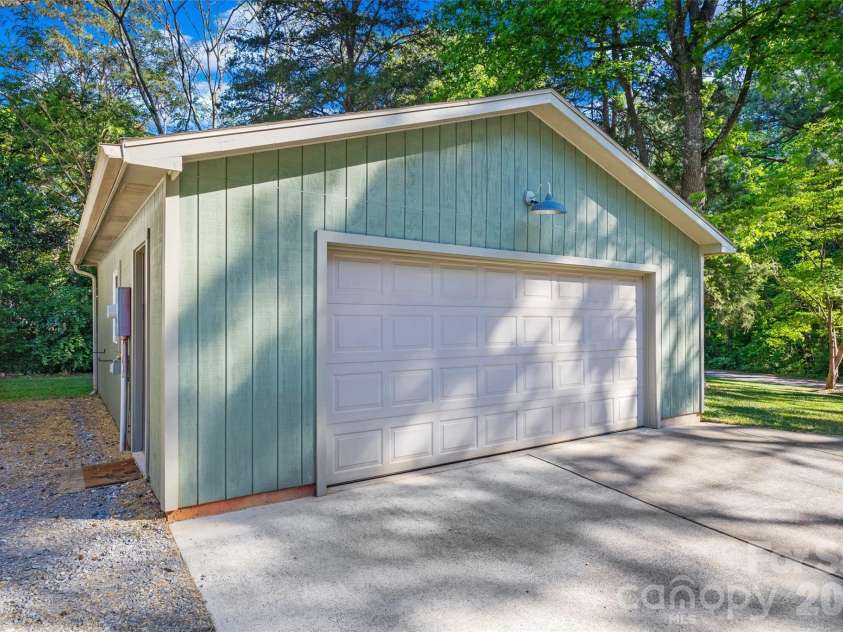 2237 Wintercrest Drive, Rock Hill, SC 29732.  MLS# CAR4373141, YatesRealty ID 15195. 