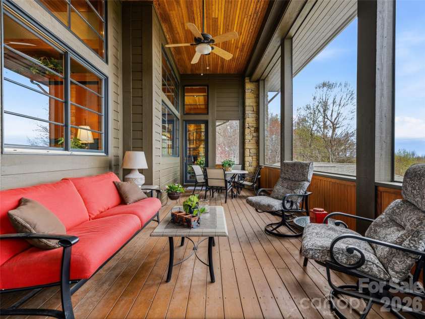 1000 McFarlane Way, Hendersonville, NC 28739.  MLS# CAR4369369, YatesRealty ID 15196. 