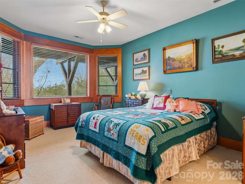 1000 McFarlane Way, Hendersonville, NC 28739.  MLS# CAR4369369, YatesRealty ID 15196. 
