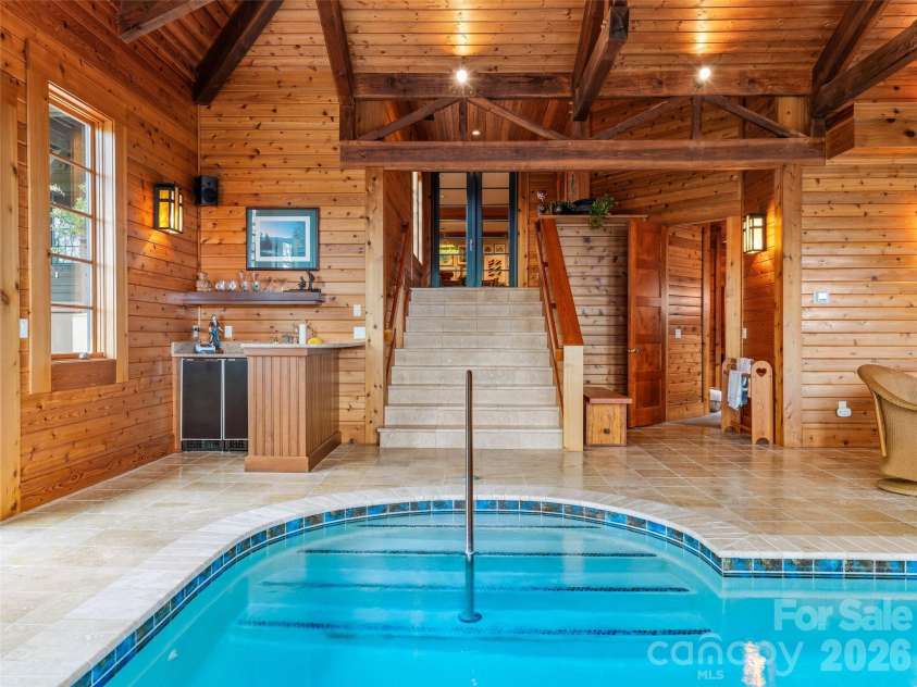 1000 McFarlane Way, Hendersonville, NC 28739.  MLS# CAR4369369, YatesRealty ID 15196. 