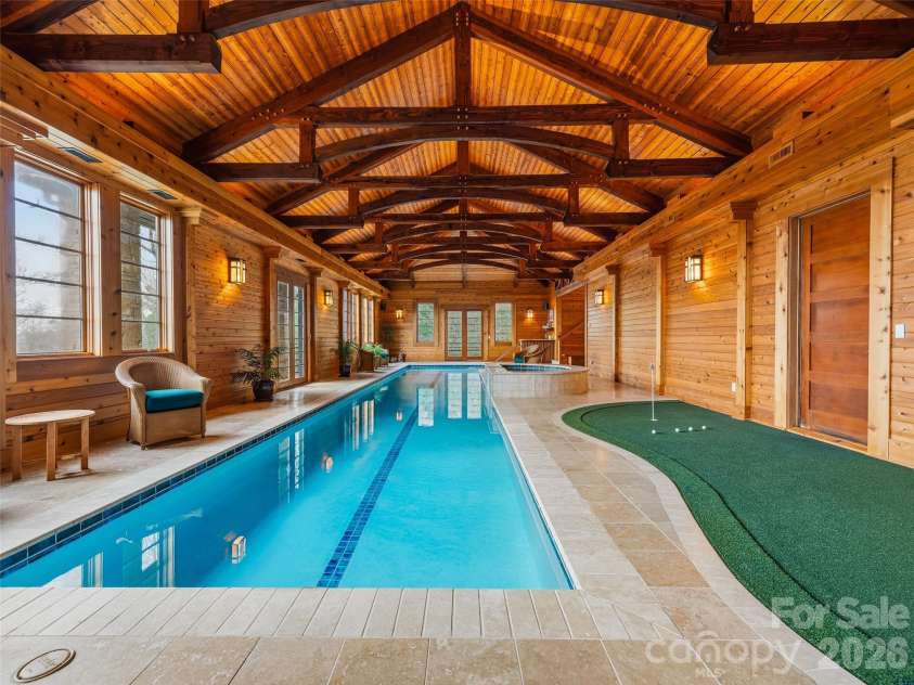 1000 McFarlane Way, Hendersonville, NC 28739.  MLS# CAR4369369, YatesRealty ID 15196. 