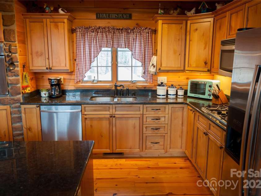 125 Turkey Ridge Trail, McGrady, NC 28649.  MLS# CAR4252396, YatesRealty ID 15196. Kitchen