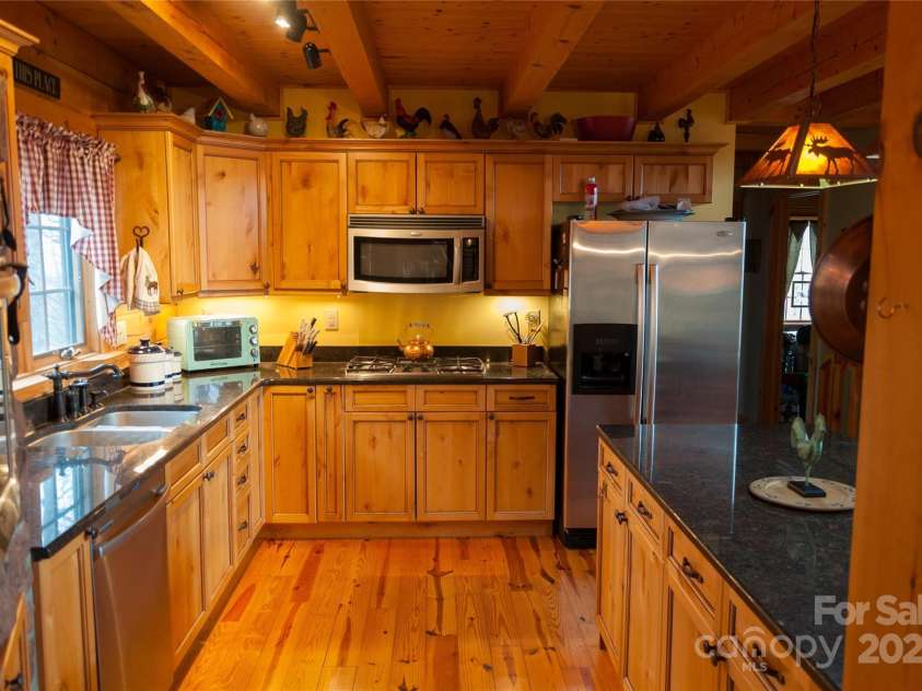 125 Turkey Ridge Trail, McGrady, NC 28649.  MLS# CAR4252396, YatesRealty ID 15196. Kitchen