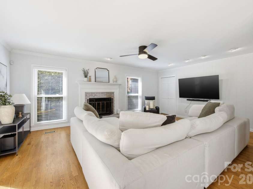 2105 Wittstock Drive, Charlotte, NC 28210.  MLS# CAR4372785, YatesRealty ID 15197. 