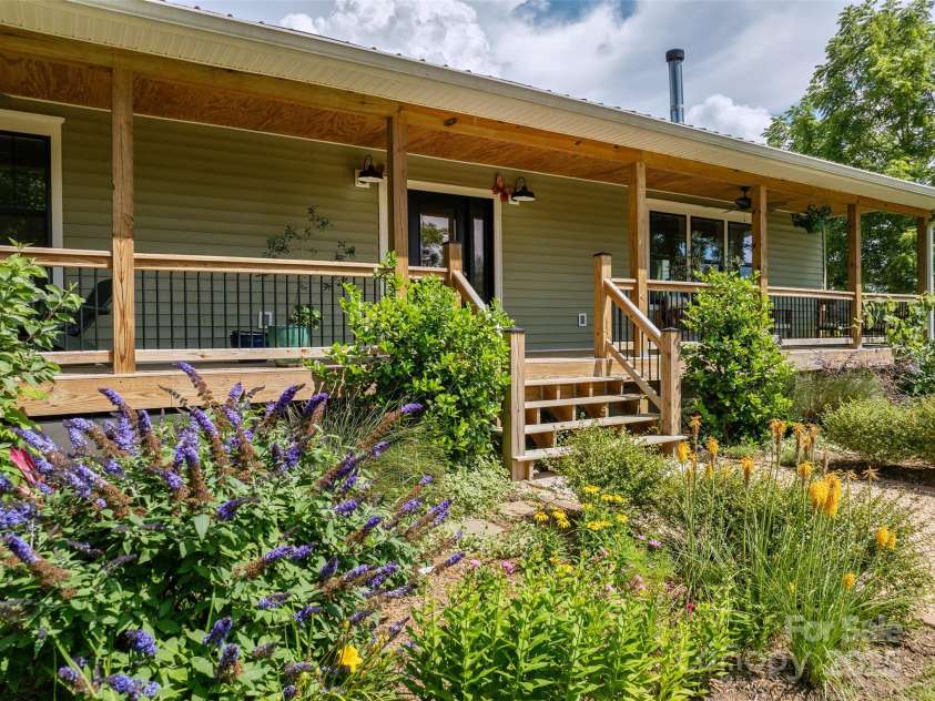 901 Boulder Road, Marshall, NC 28753.  MLS# CAR4245288, YatesRealty ID 15197. 