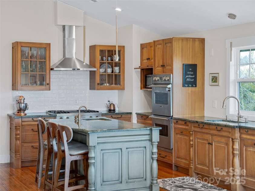 901 Boulder Road, Marshall, NC 28753.  MLS# CAR4245288, YatesRealty ID 15197. Gorgeous Kitchen
