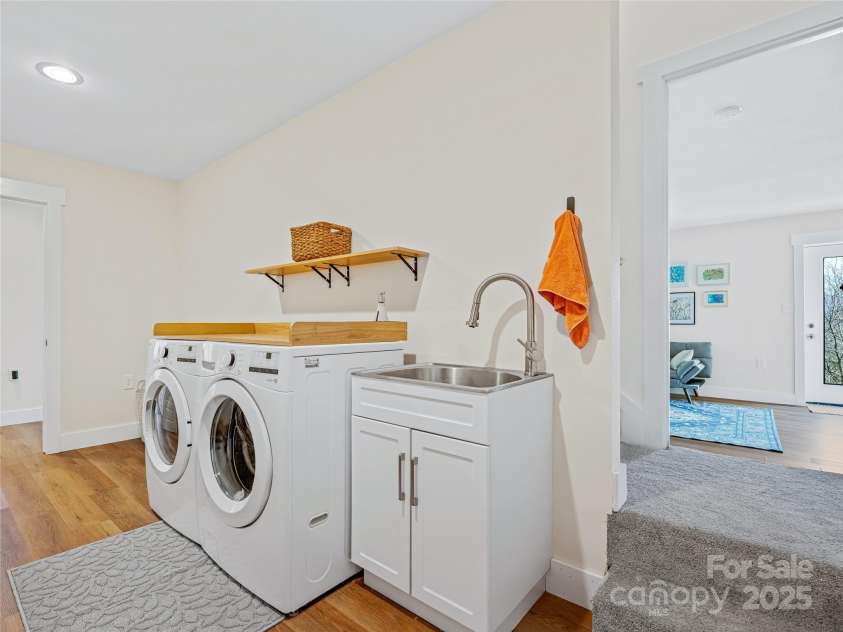 901 Boulder Road, Marshall, NC 28753.  MLS# CAR4245288, YatesRealty ID 15197. Laundry Basement Level