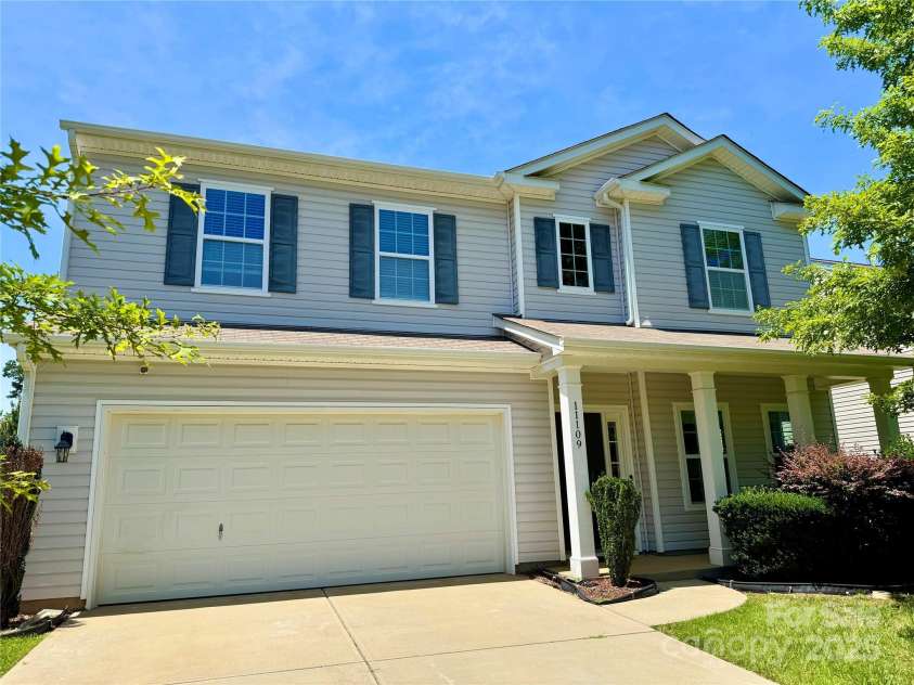 11109 Pond Valley Court, Charlotte, NC 28269.  MLS# CAR4273607, YatesRealty ID 15198. 