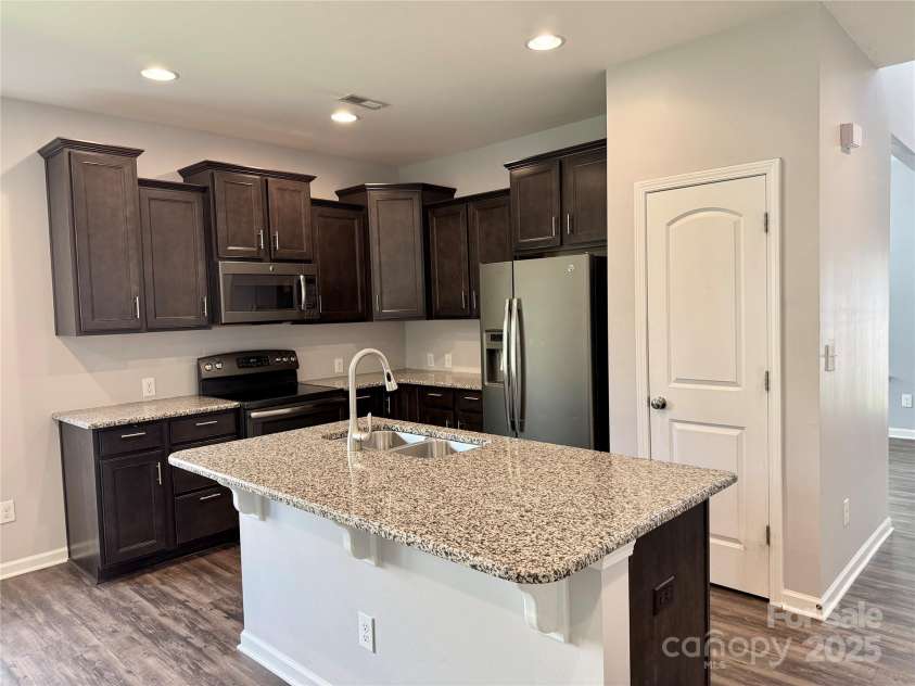 11109 Pond Valley Court, Charlotte, NC 28269.  MLS# CAR4273607, YatesRealty ID 15198. 