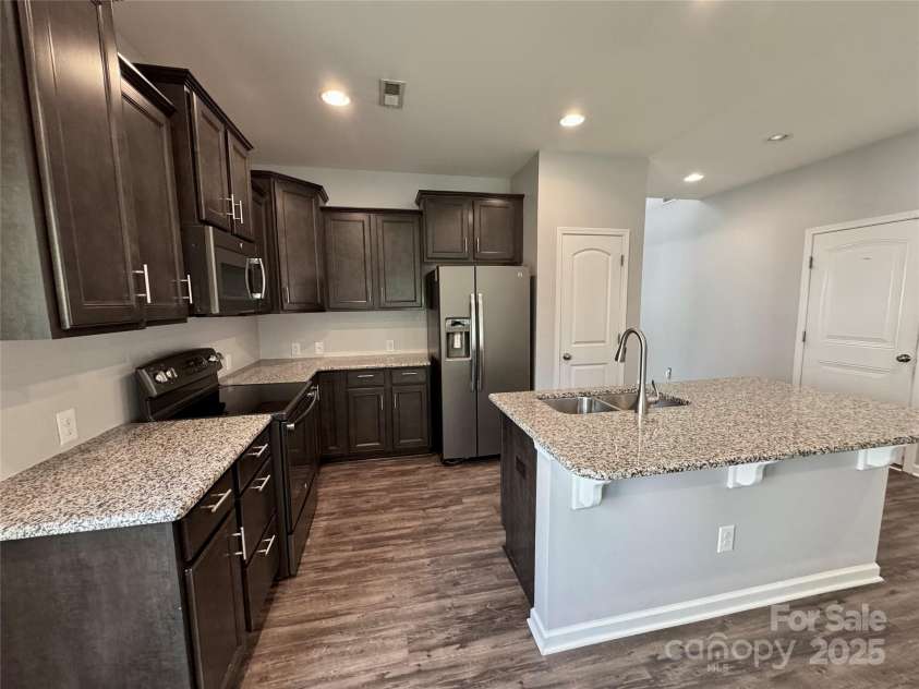 11109 Pond Valley Court, Charlotte, NC 28269.  MLS# CAR4273607, YatesRealty ID 15198. 