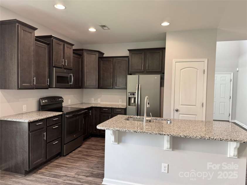 11109 Pond Valley Court, Charlotte, NC 28269.  MLS# CAR4273607, YatesRealty ID 15198. 