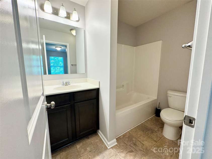 11109 Pond Valley Court, Charlotte, NC 28269.  MLS# CAR4273607, YatesRealty ID 15198. 