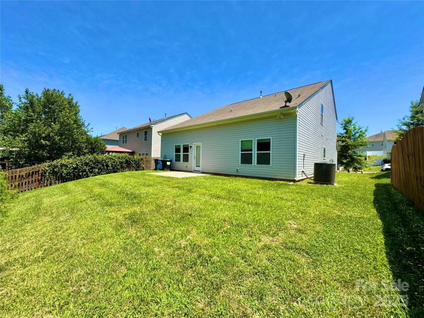 11109 Pond Valley Court, Charlotte, NC 28269.  MLS# CAR4273607, YatesRealty ID 15198. Private back yard