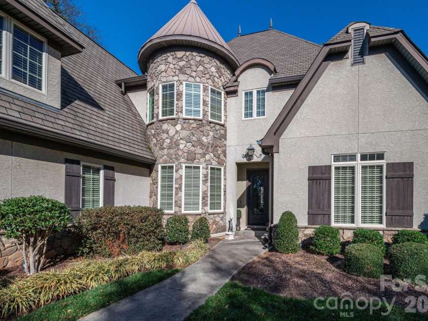 8000 Water View Drive, Belmont, NC 28012.  MLS# CAR4337854, YatesRealty ID 15198. 