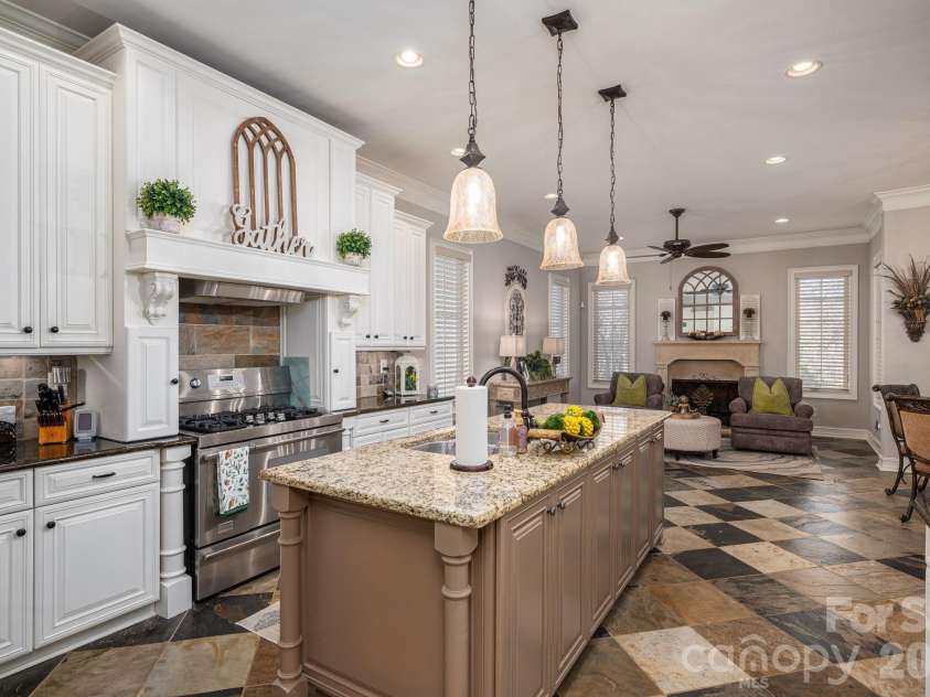 8000 Water View Drive, Belmont, NC 28012.  MLS# CAR4337854, YatesRealty ID 15198. 