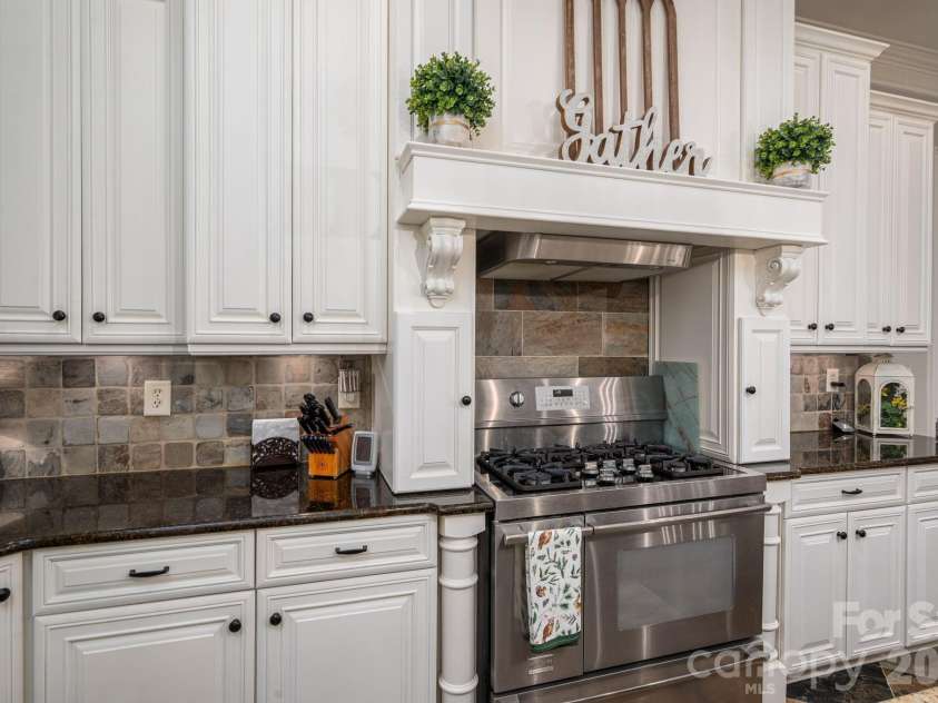 8000 Water View Drive, Belmont, NC 28012.  MLS# CAR4337854, YatesRealty ID 15198. 