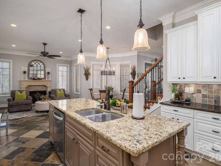 8000 Water View Drive, Belmont, NC 28012.  MLS# CAR4337854, YatesRealty ID 15198. 
