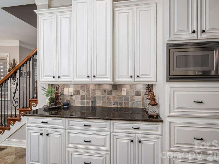 8000 Water View Drive, Belmont, NC 28012.  MLS# CAR4337854, YatesRealty ID 15198. 