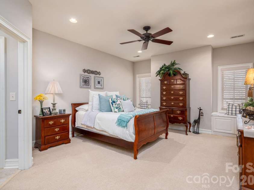8000 Water View Drive, Belmont, NC 28012.  MLS# CAR4337854, YatesRealty ID 15198. 