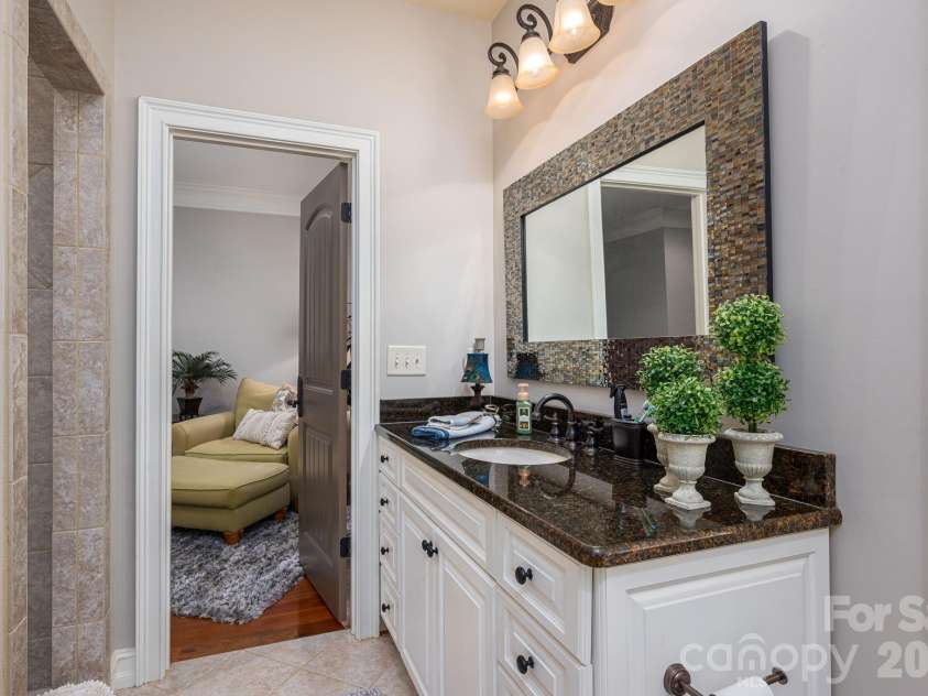 8000 Water View Drive, Belmont, NC 28012.  MLS# CAR4337854, YatesRealty ID 15198. 