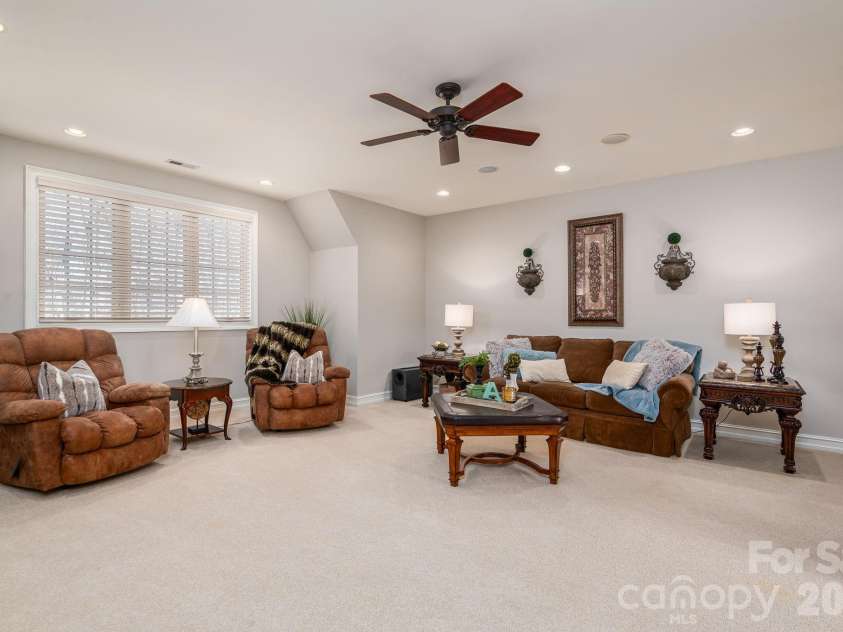 8000 Water View Drive, Belmont, NC 28012.  MLS# CAR4337854, YatesRealty ID 15198. 