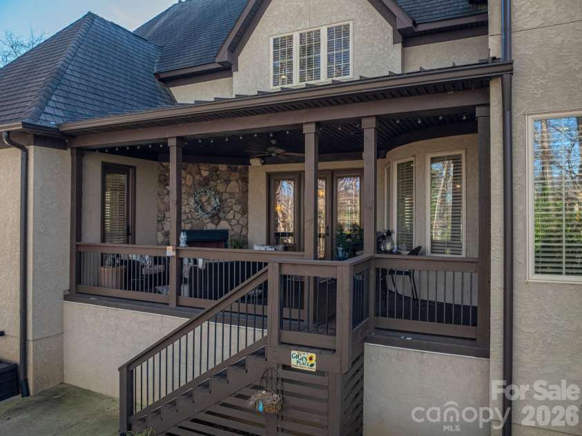 8000 Water View Drive, Belmont, NC 28012.  MLS# CAR4337854, YatesRealty ID 15198. 