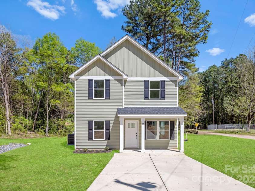 1615 Carlton Avenue, Kannapolis, NC 28083.  MLS# CAR4234885, YatesRealty ID 15199. Front of the house