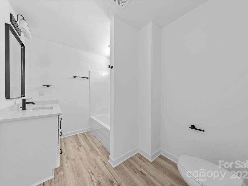 1615 Carlton Avenue, Kannapolis, NC 28083.  MLS# CAR4234885, YatesRealty ID 15199. Primary Bathroom