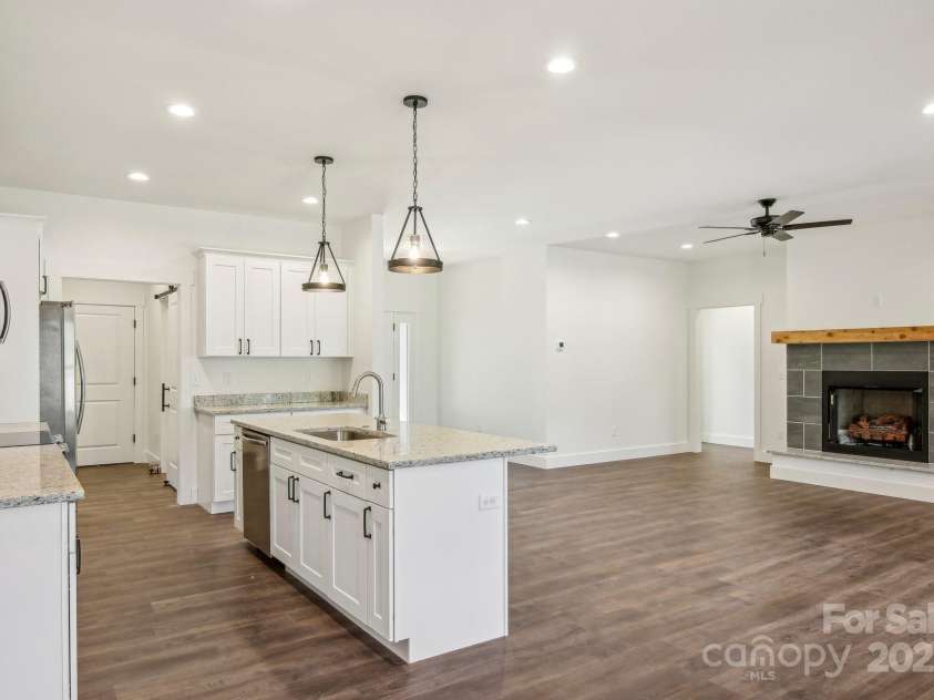 35 Haywood Park Drive, Hendersonville, NC 28791.  MLS# CAR4160719, YatesRealty ID 152. 