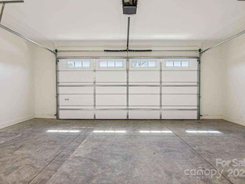 35 Haywood Park Drive, Hendersonville, NC 28791.  MLS# CAR4160719, YatesRealty ID 152. 