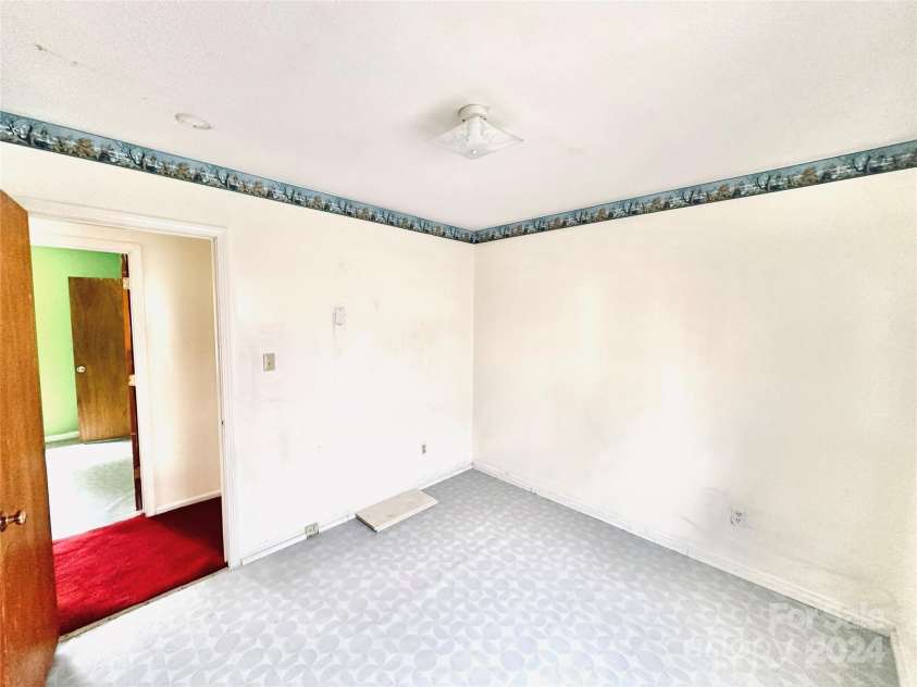 612 Dr Martin Luther King Jr Avenue, Enfield, NC 27823.  MLS# CAR4145152, YatesRealty ID 152. Bedroom 2