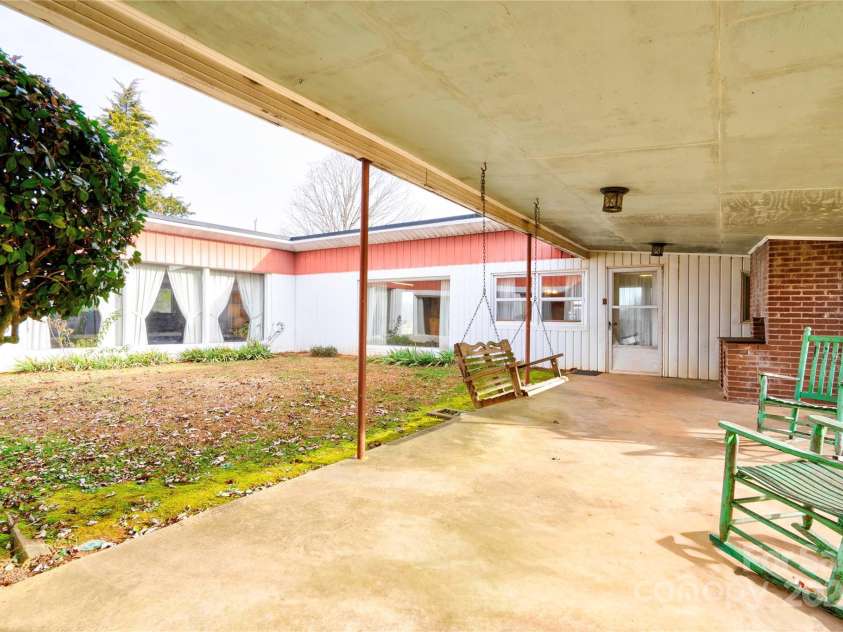3809 Polkville Road, Shelby, NC 28150.  MLS# CAR4327106, YatesRealty ID 1520. Covered Porch/Courtyard