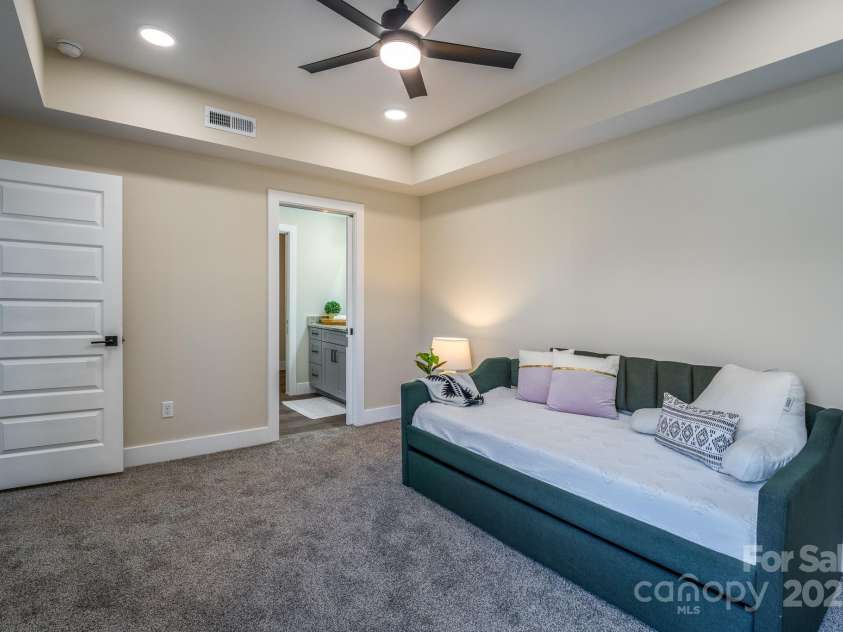 143 Carver Street, Brevard, NC 28712.  MLS# CAR4300829, YatesRealty ID 15200. 