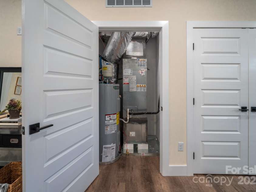 143 Carver Street, Brevard, NC 28712.  MLS# CAR4302024, YatesRealty ID 15200. 