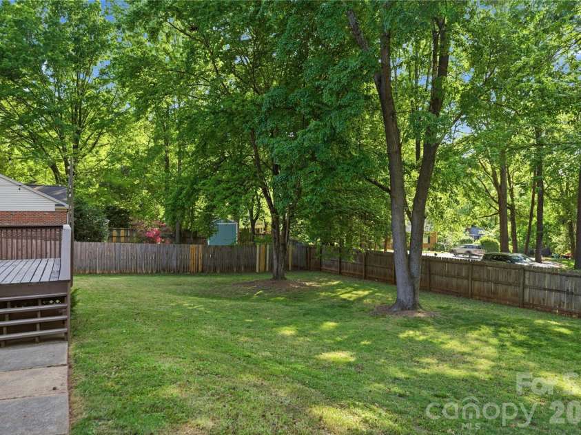 341 Neill Ridge Road, Matthews, NC 28105.  MLS# CAR4370182, YatesRealty ID 15201. 