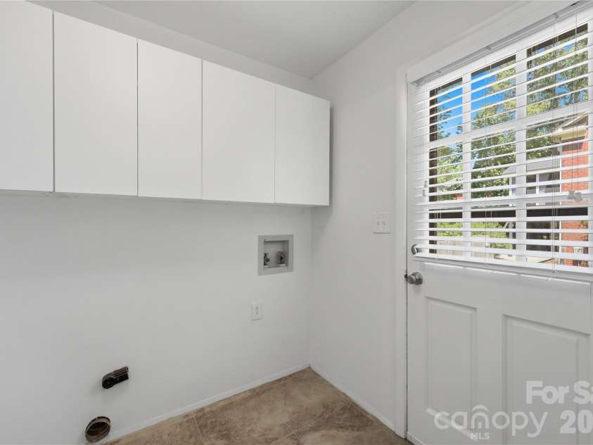 341 Neill Ridge Road, Matthews, NC 28105.  MLS# CAR4370182, YatesRealty ID 15201. 